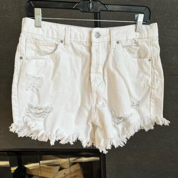 Wild Fable High Rise Distressed White Denim Shorts Size 12 - Picture 4 of 9